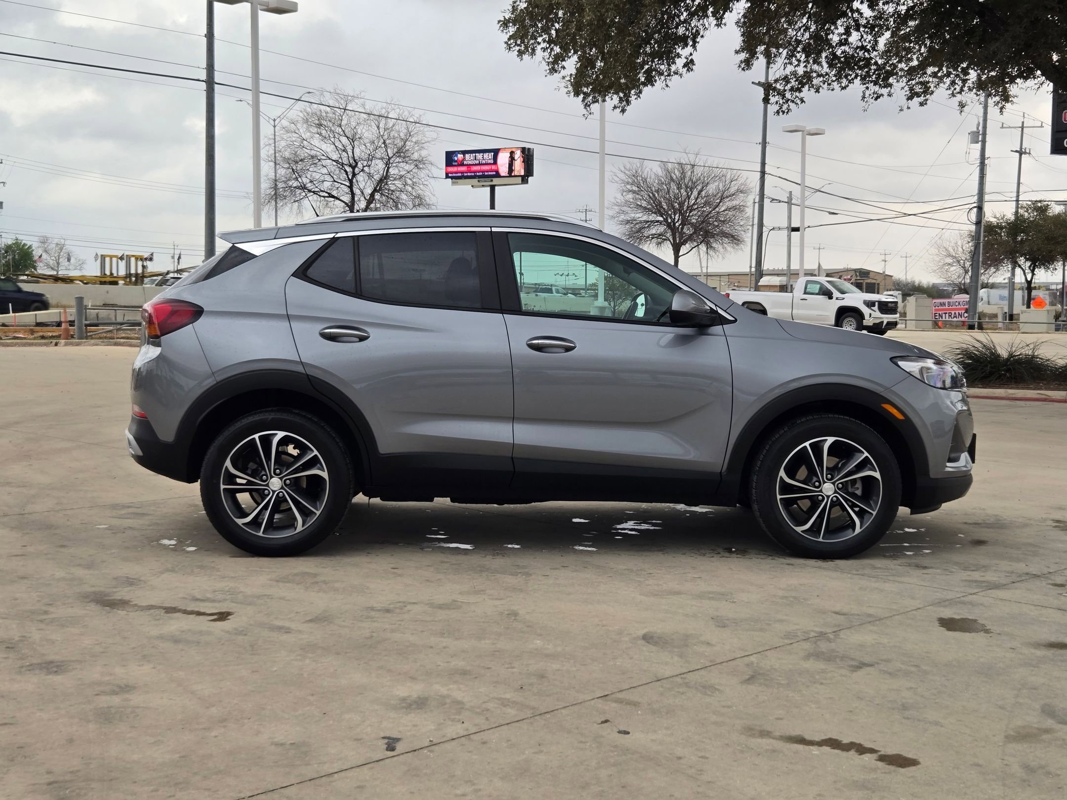 Certified 2023 Buick Encore GX Select image 2