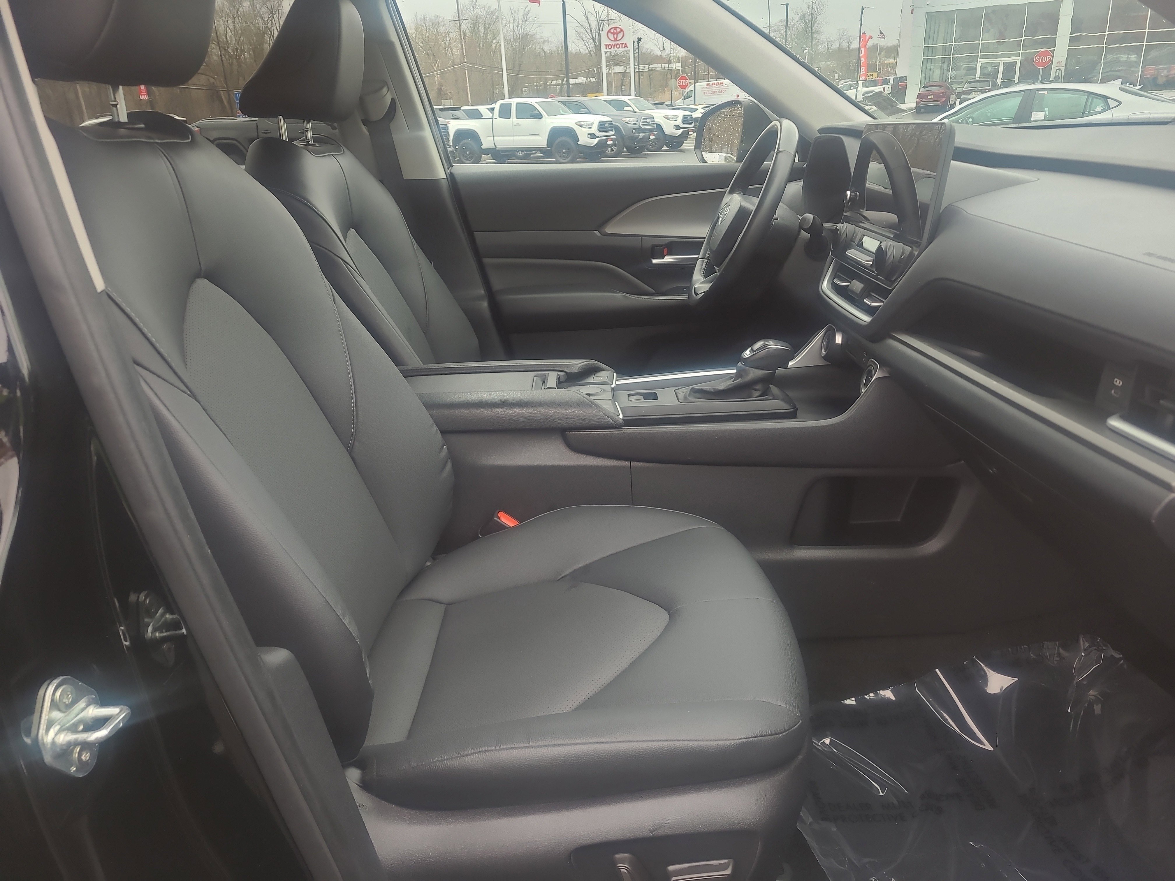 Certified 2024 Toyota Grand Highlander XLE image 17