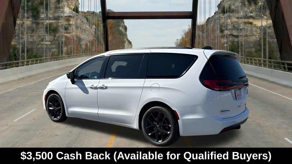 New 2026 Chrysler Pacifica Limited w/ S Appearance Package FWD image 7
