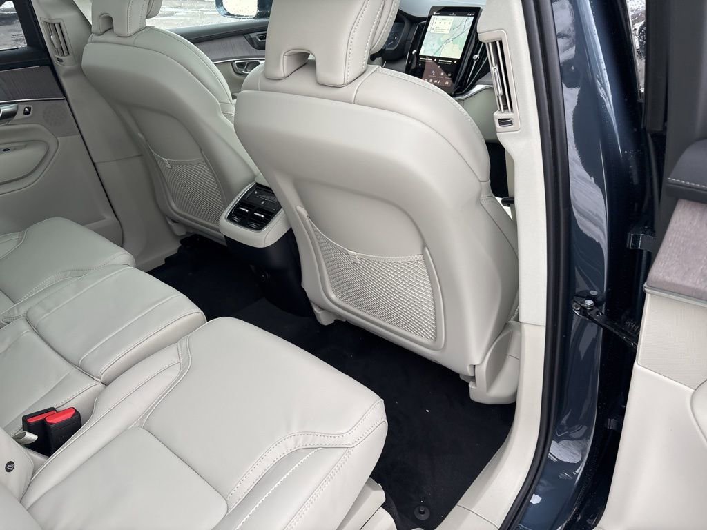 New 2026 Volvo XC90 B6 Ultra w/ Protection Package image 43