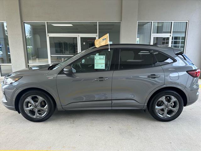 Certified 2023 Ford Escape ST-Line w/ Tech Pack #1 FWD image 3