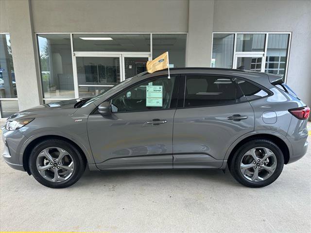 Certified 2023 Ford Escape ST-Line w/ Tech Pack #1 FWD image 3