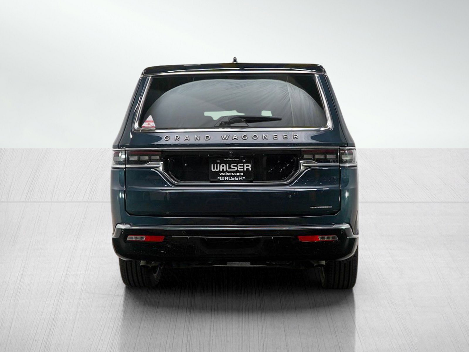 Used 2024 Jeep Grand Wagoneer L Series III image 4