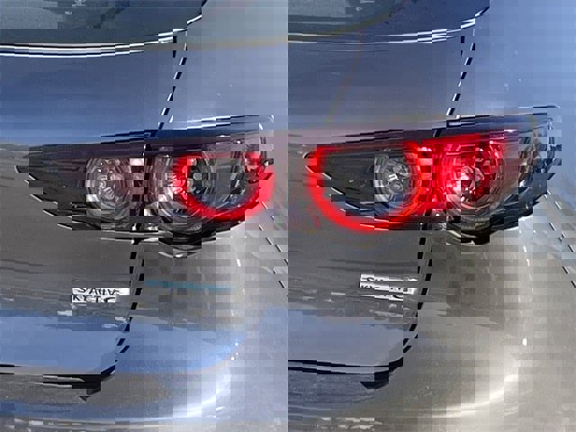 Used 2019 MAZDA MAZDA3 Hatchback w/ Premium Package image 6