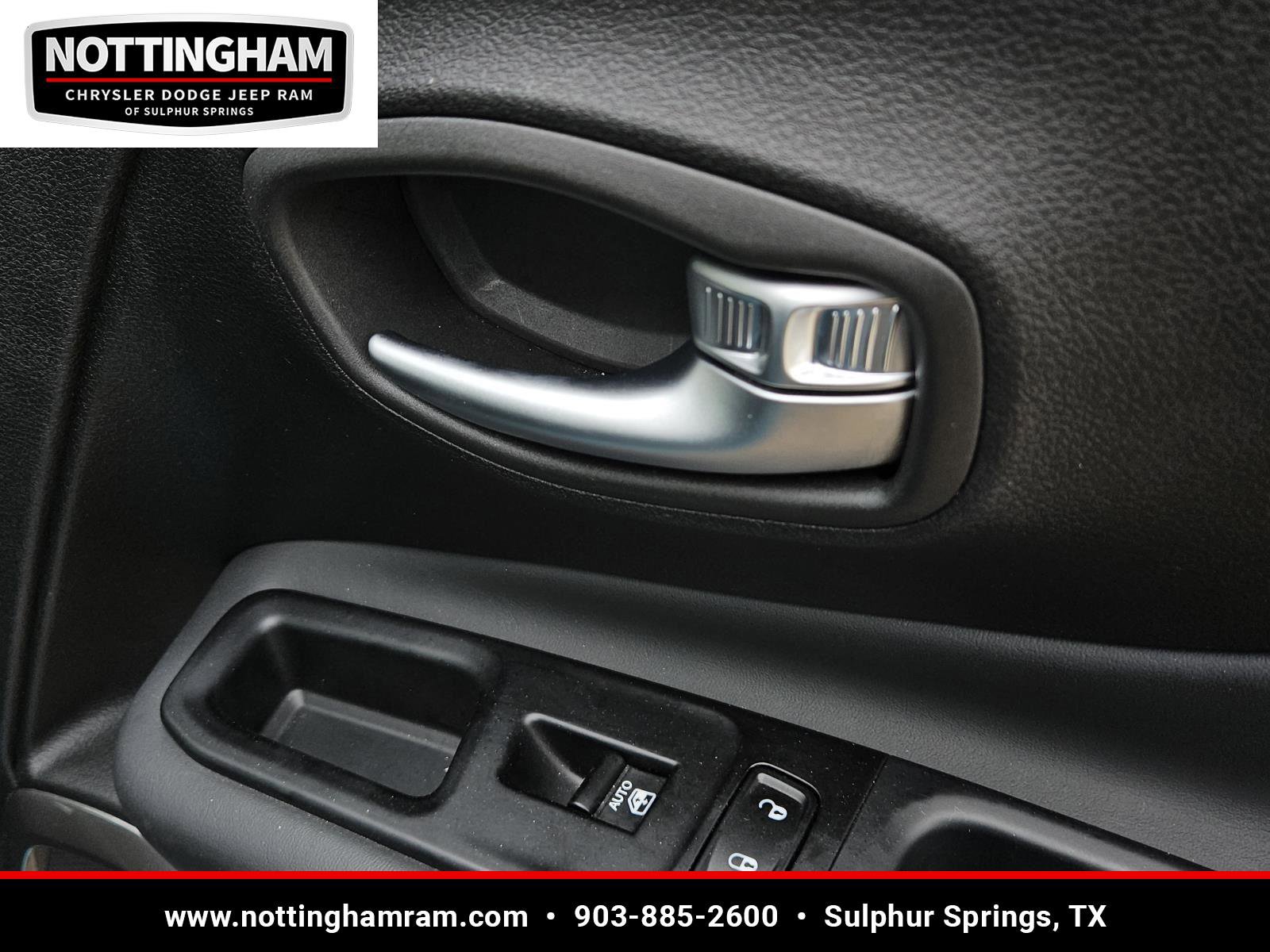 Used 2022 Jeep Renegade Latitude w/ Convenience Group AWD/4WD image 32