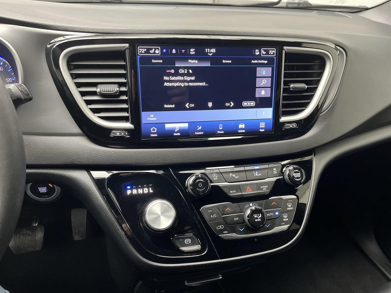 Used 2025 Chrysler Pacifica Select FWD image 17