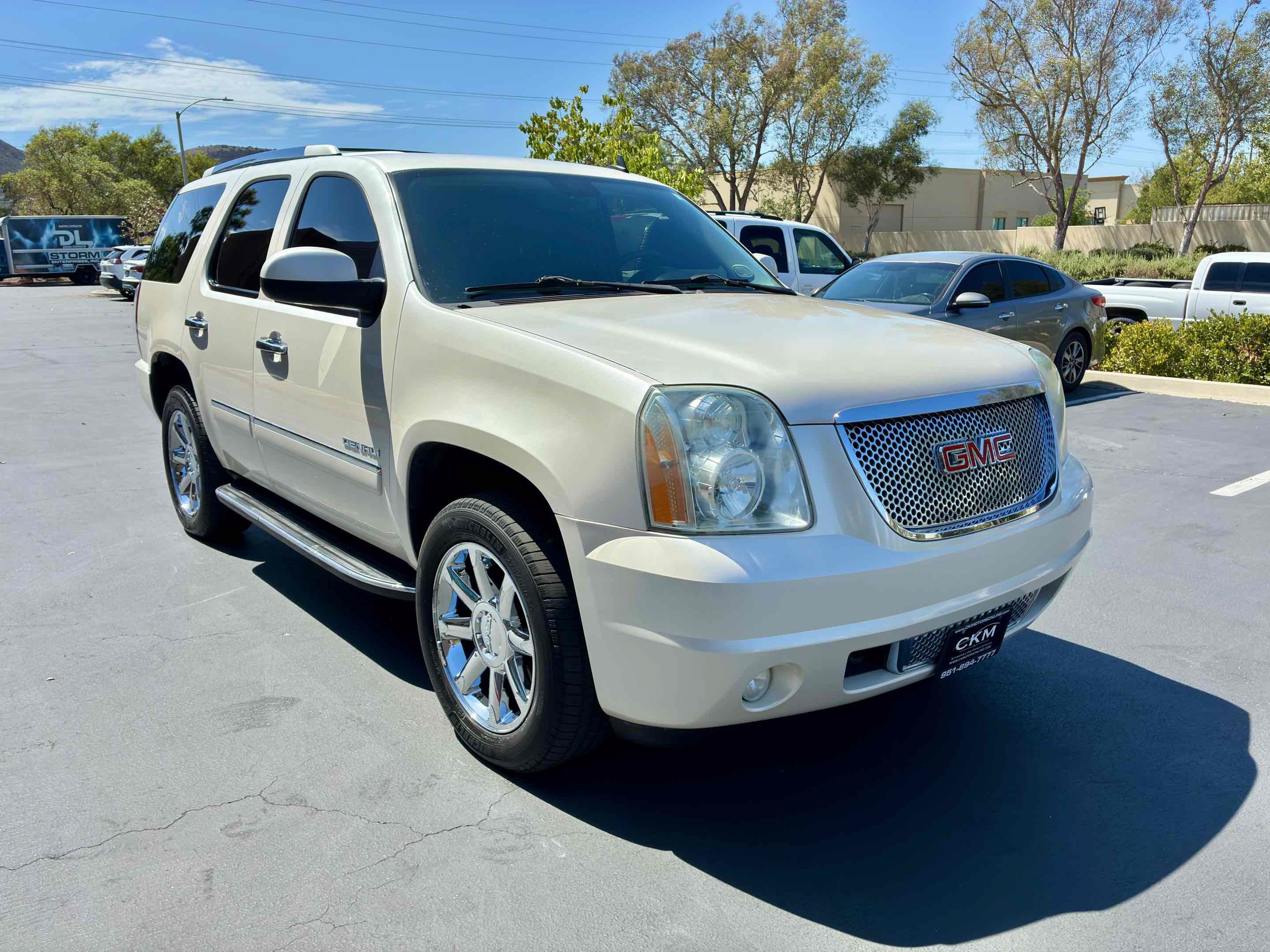 Used 2012 GMC Yukon Denali AWD/4WD image 6