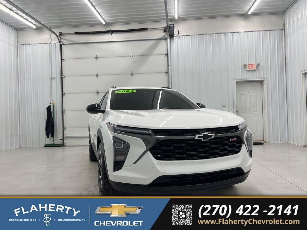 Used 2024 Chevrolet Trax RS image 1