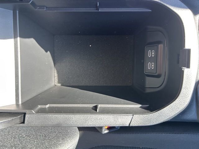 Used 2023 Toyota RAV4 LE AWD/4WD image 18