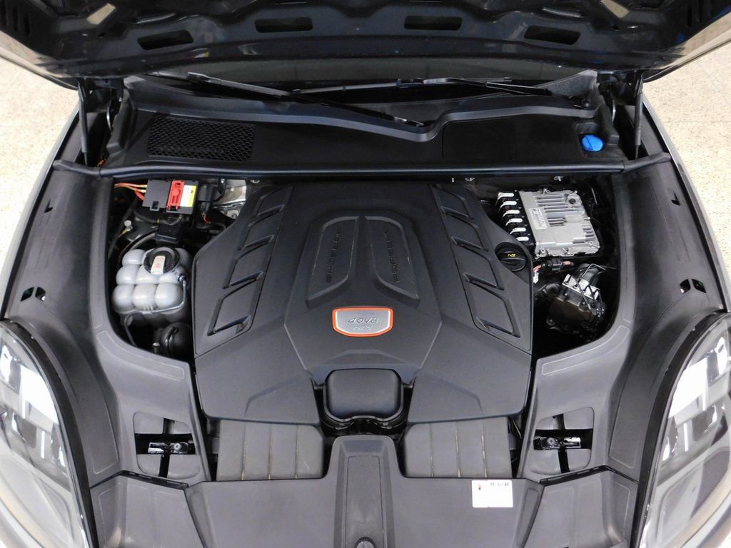 Used 2021 Porsche Cayenne GTS image 15