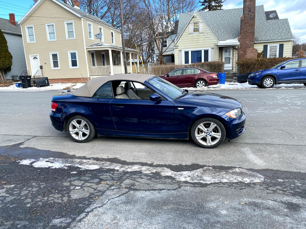 Used 2010 BMW 128i Convertible w/ Premium Pkg image 4