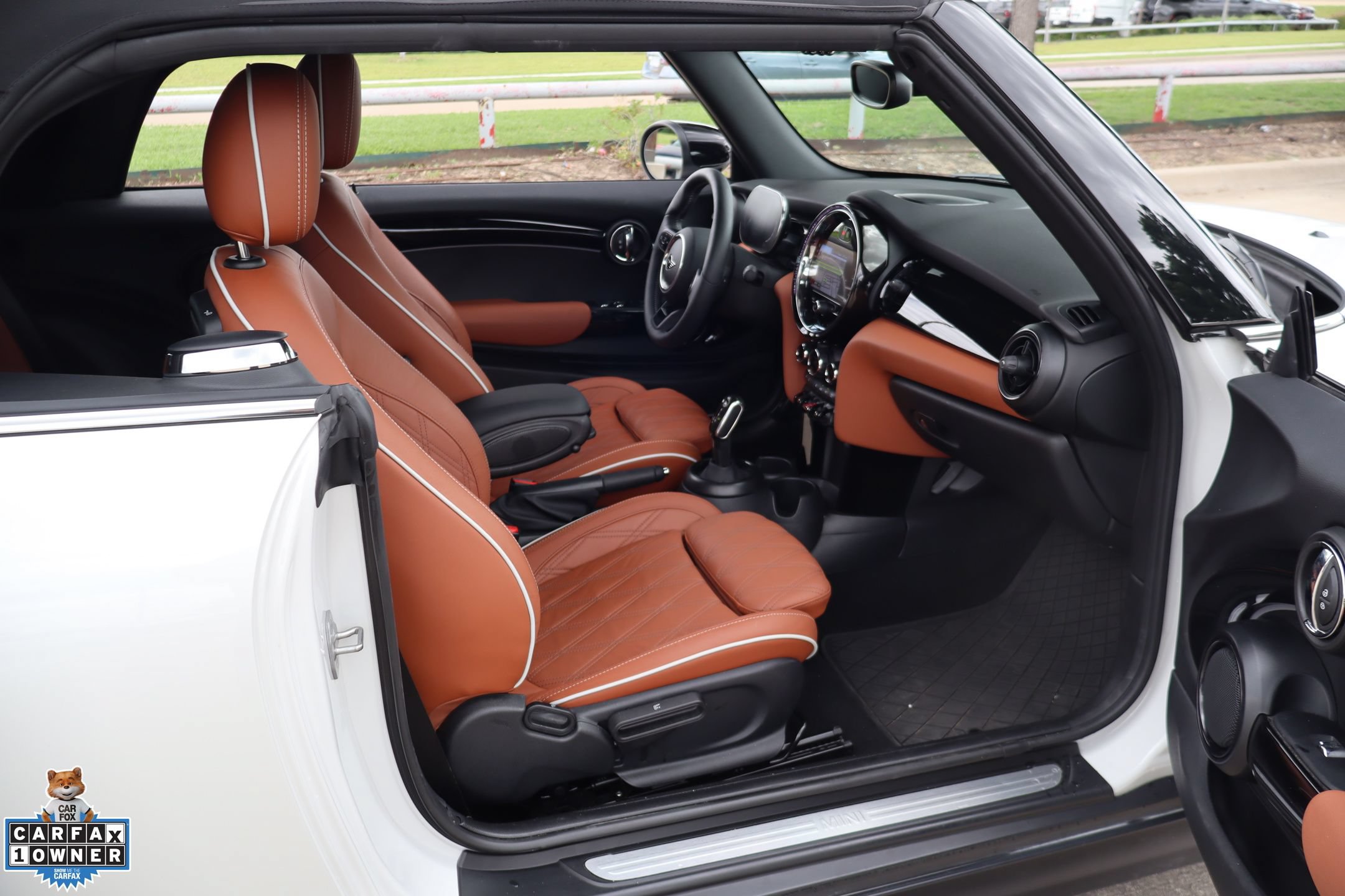 Used 2024 MINI Cooper Convertible w/ Signature Upholstery Package FWD image 26