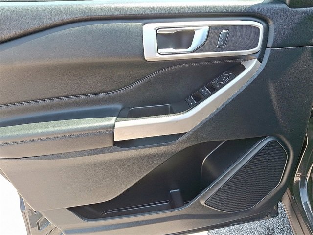 Used 2022 Ford Explorer XLT image 15