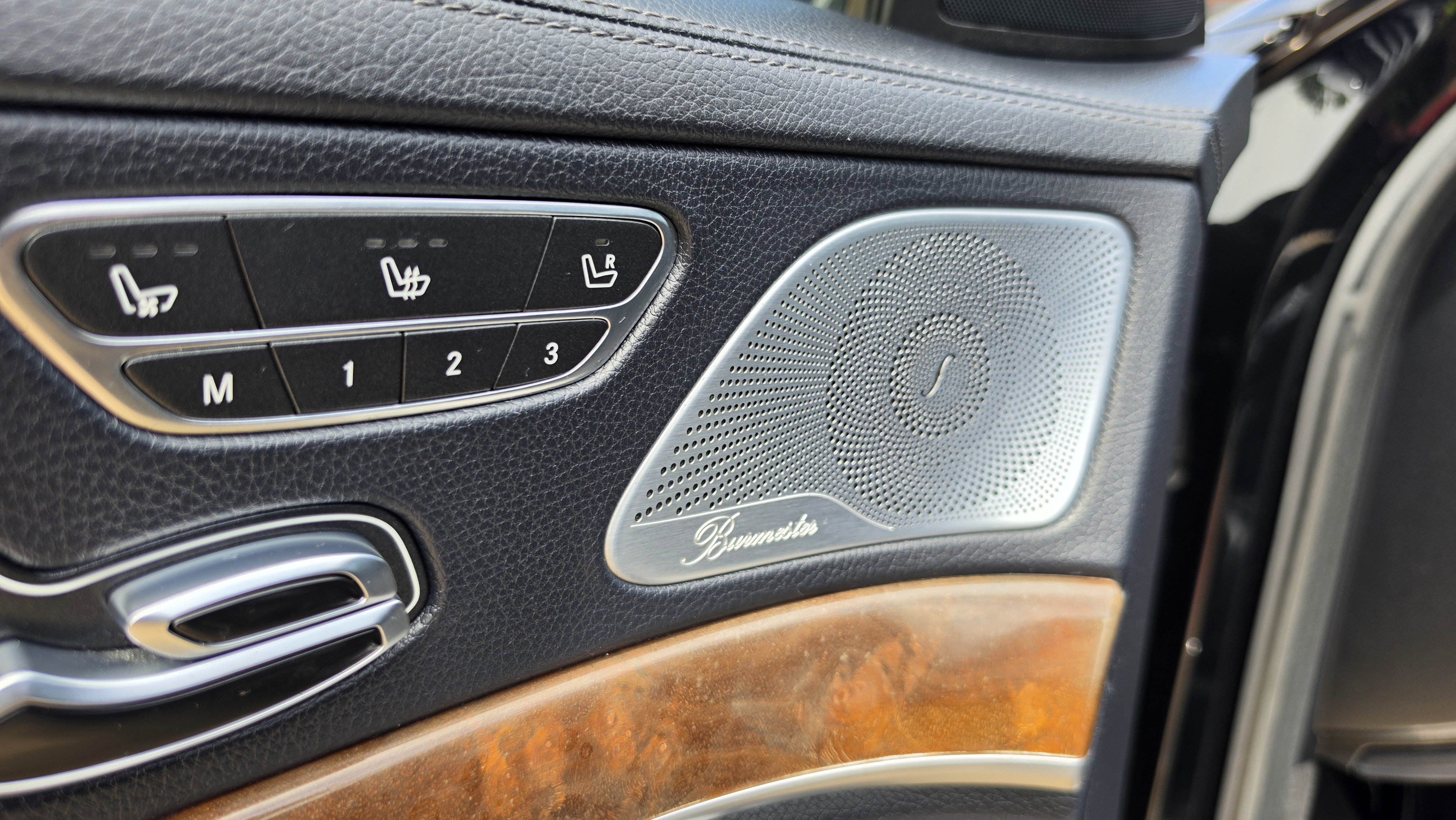 Used 2015 Mercedes-Benz S 550 Sedan image 27