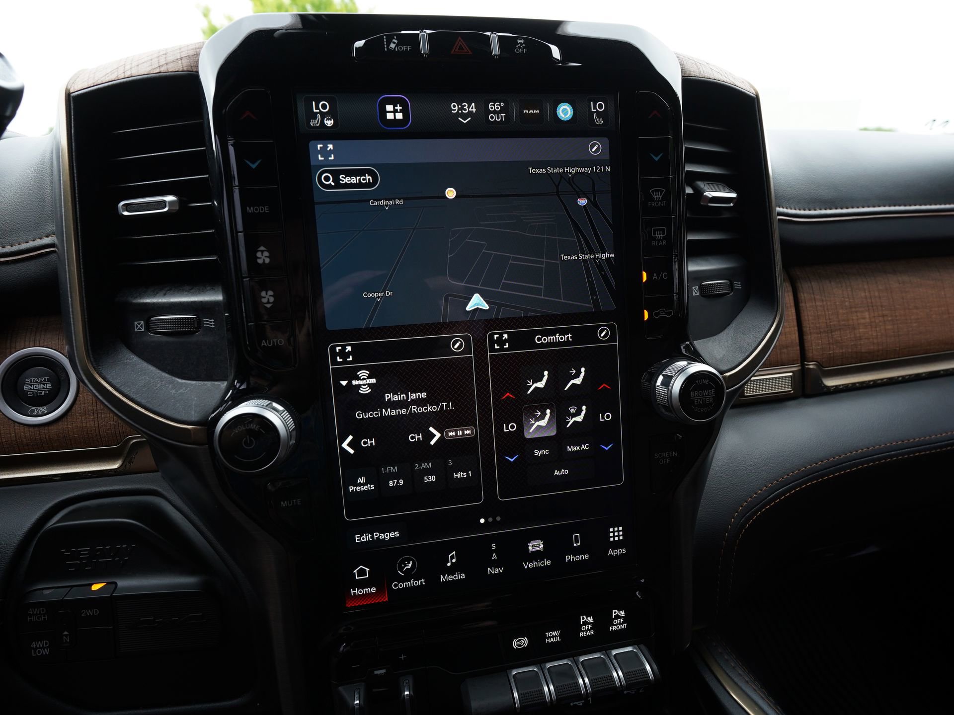 Used 2024 RAM 2500 Limited w/ Safety Group image 24