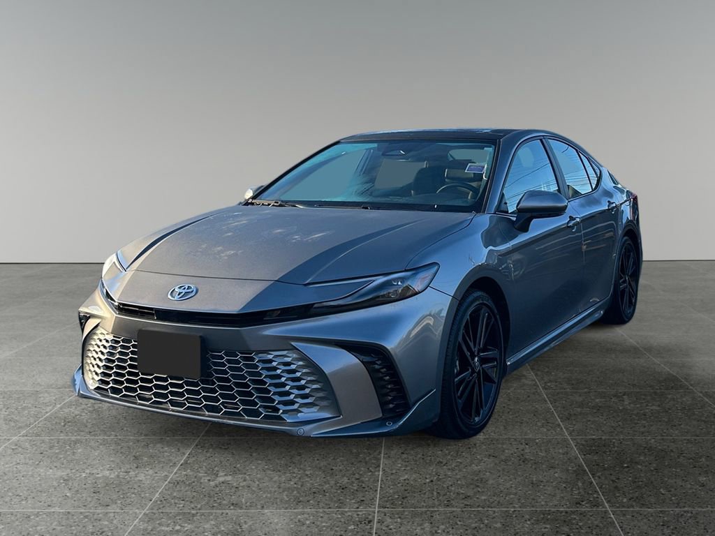 Used 2025 Toyota Camry XSE FWD image 4