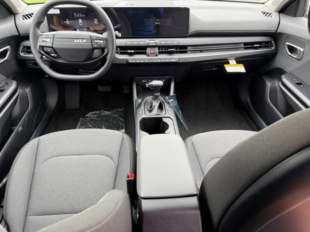 New 2025 Kia K4 LXS image 7