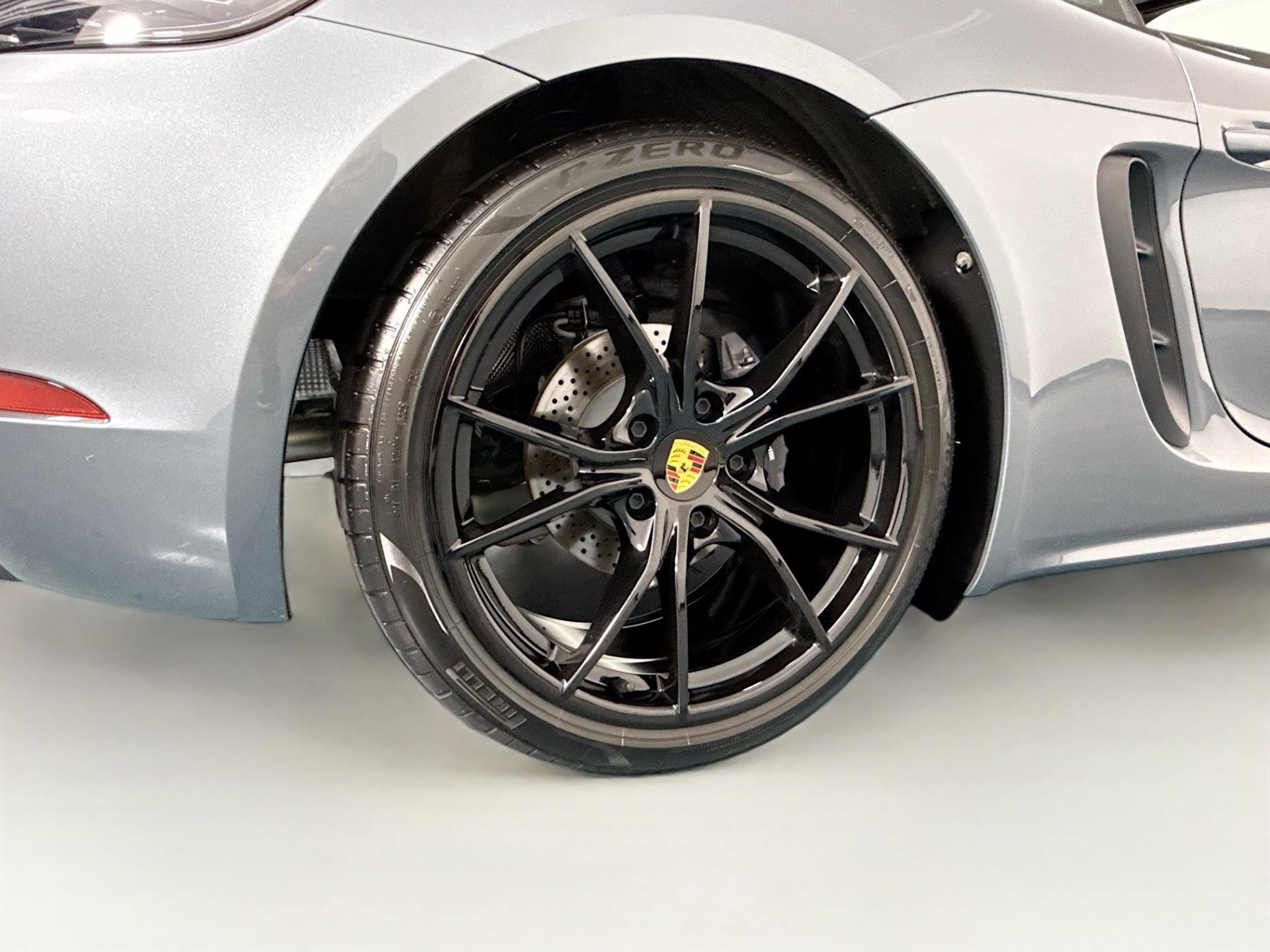 Used 2025 Porsche 718 Cayman RWD image 41