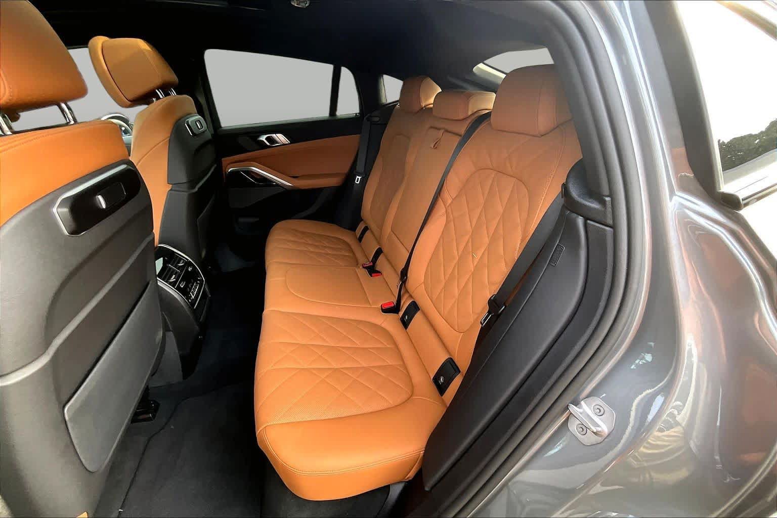 Used 2026 BMW X6 xDrive40i AWD/4WD image 21