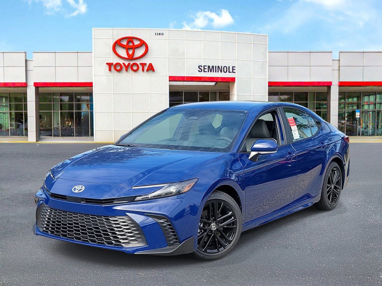 Used 2026 Toyota Camry SE FWD image 1