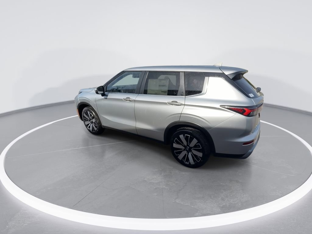 New 2026 Mitsubishi Outlander SE image 6