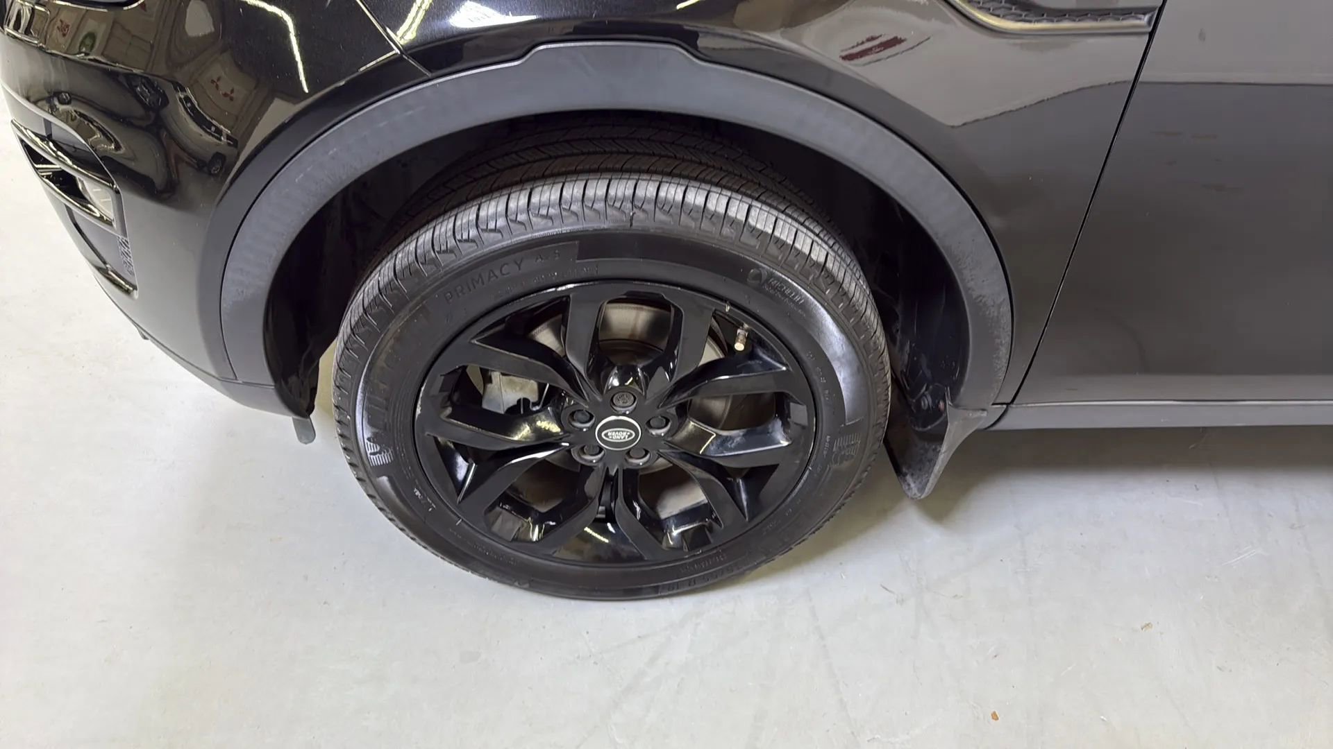 Used 2016 Land Rover Discovery Sport HSE image 24