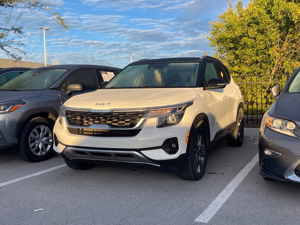 Used 2023 Kia Seltos S AWD/4WD image 3