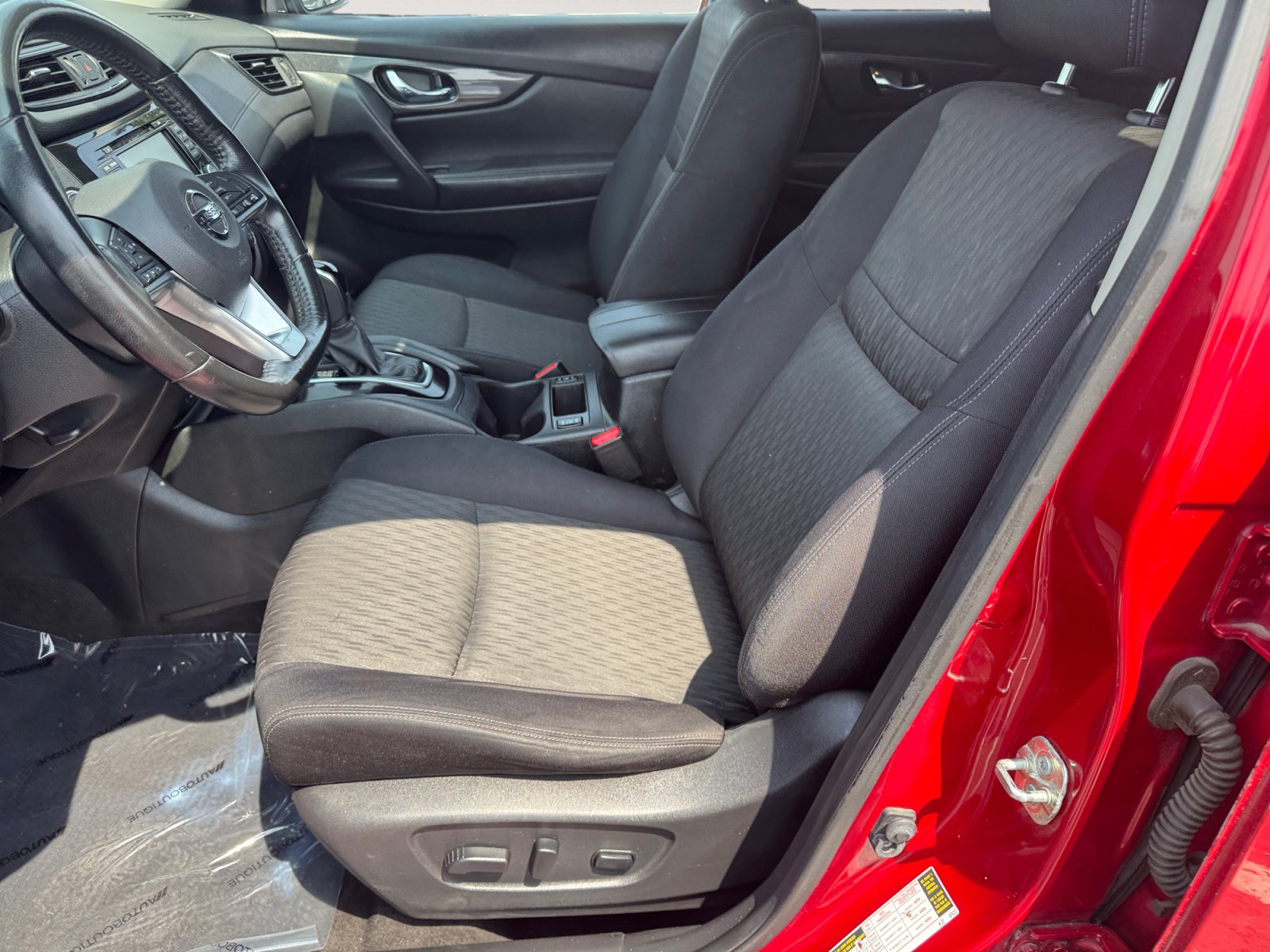Used 2017 Nissan Rogue SV w/ SV Premium Package AWD/4WD image 9