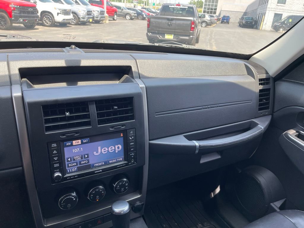 Used 2010 Jeep Liberty Renegade w/ Navigation Convenience Group AWD/4WD image 13