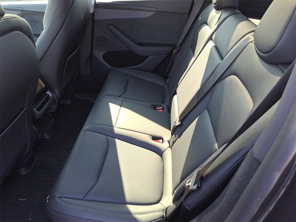 Used 2026 Tesla Model Y 2WD image 27