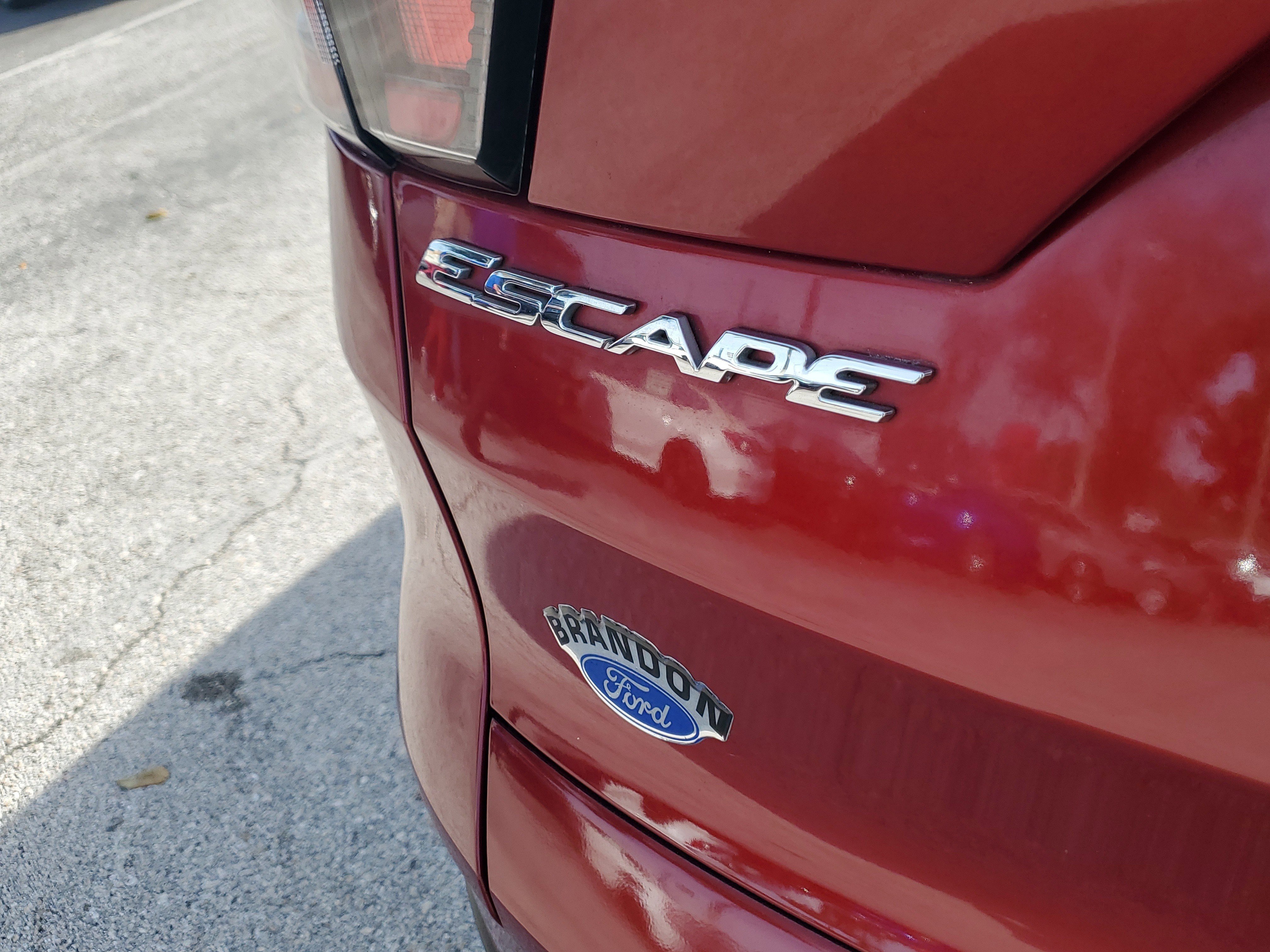 Used 2017 Ford Escape SE image 10