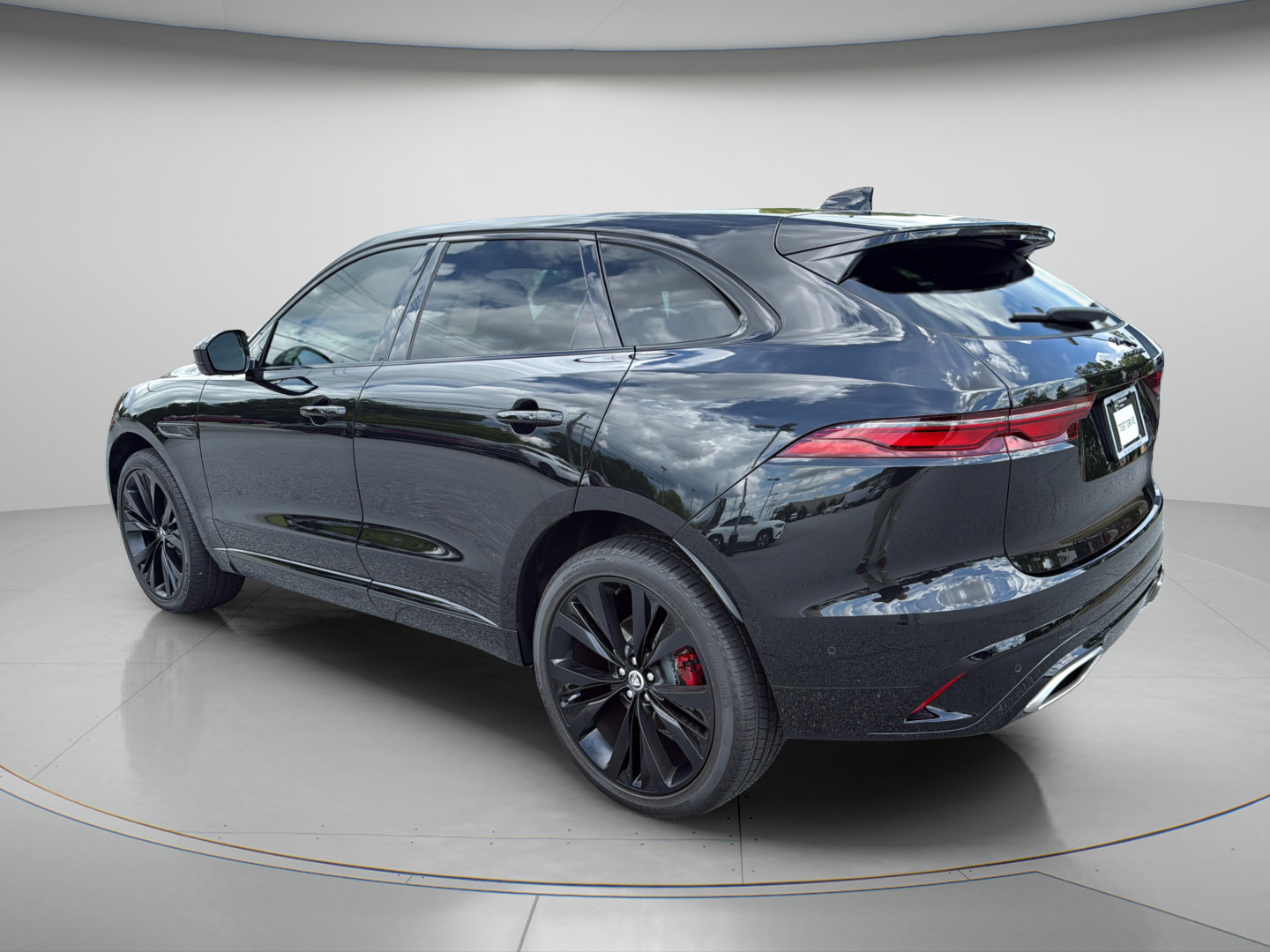 Used 2026 Jaguar F-PACE R-Dynamic S AWD/4WD image 3
