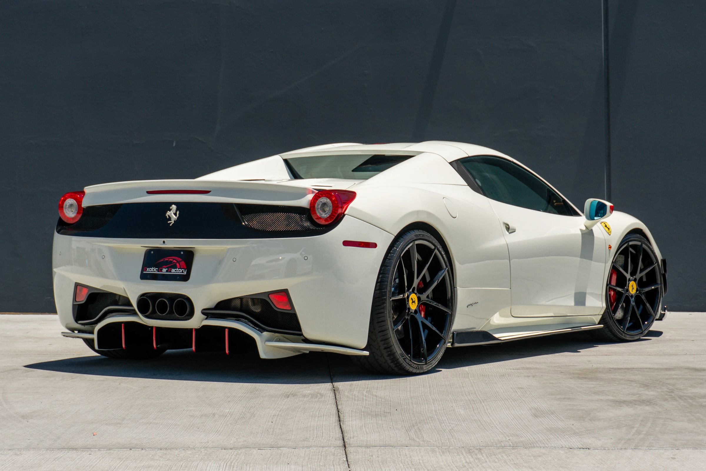 Used 2014 Ferrari 458 Spider RWD image 9