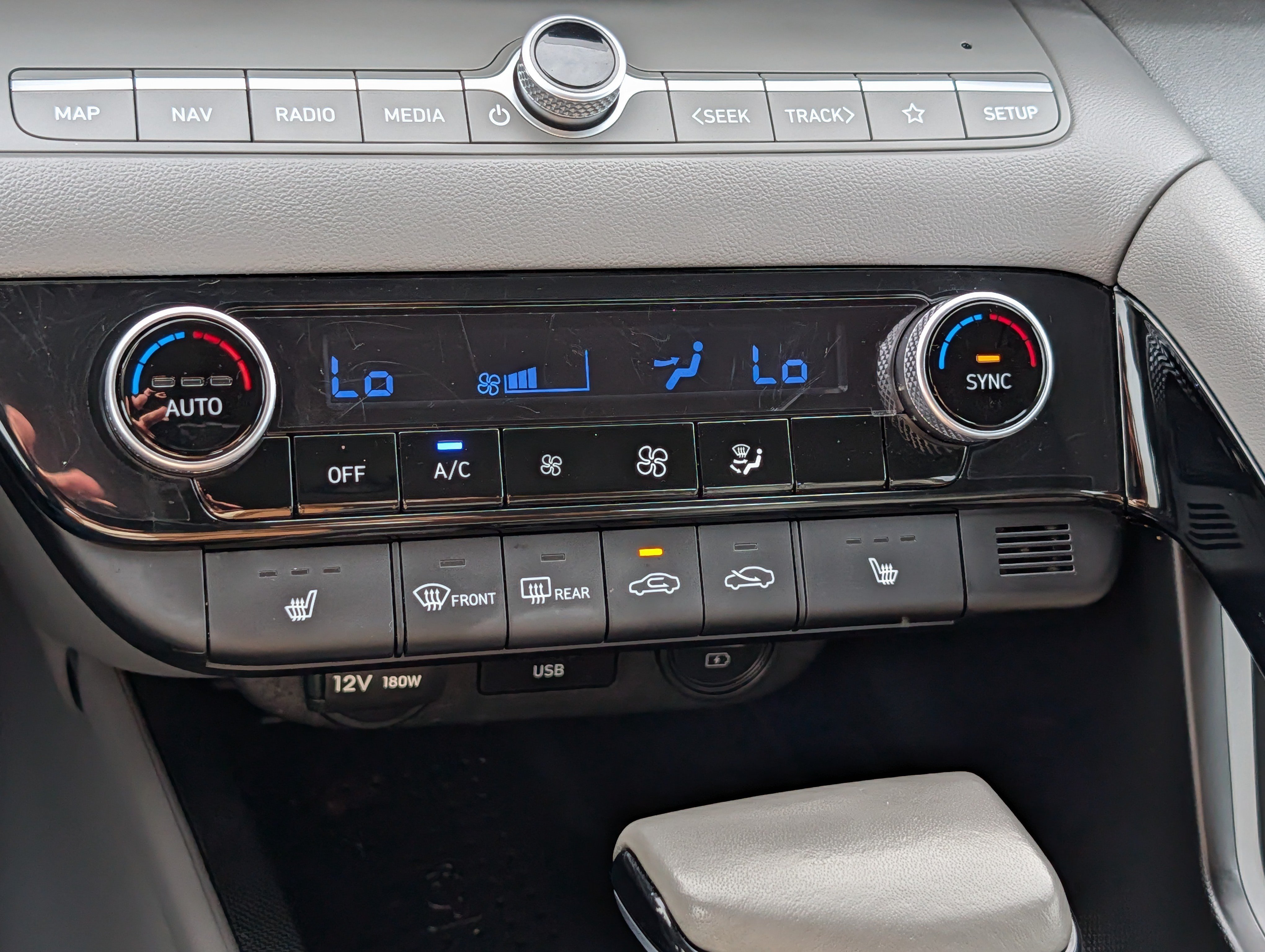 Used 2023 Hyundai Elantra SEL w/ Convenience Package FWD image 23