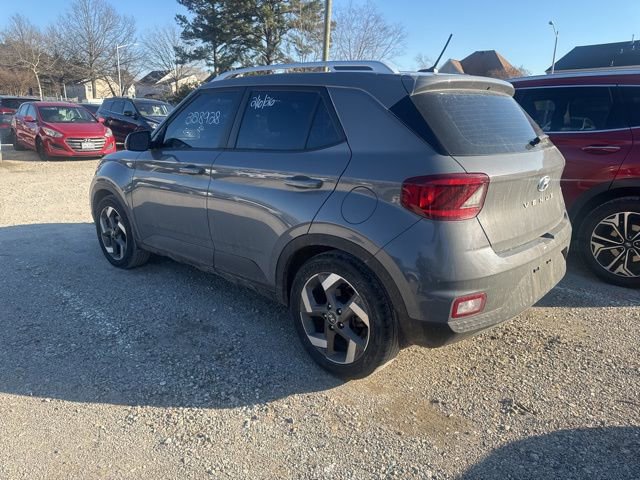 Used 2023 Hyundai Venue SEL image 6