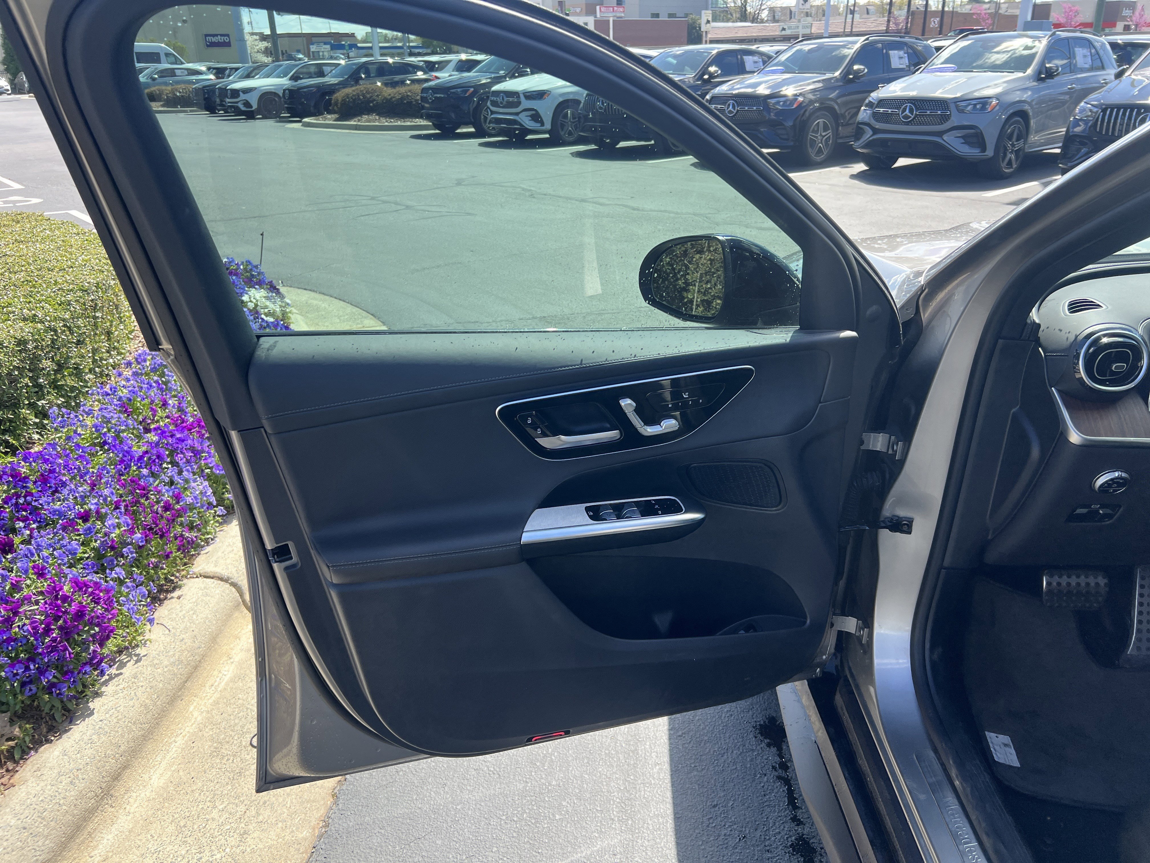 Used 2024 Mercedes-Benz GLC 300 4MATIC w/ AMG Line image 14