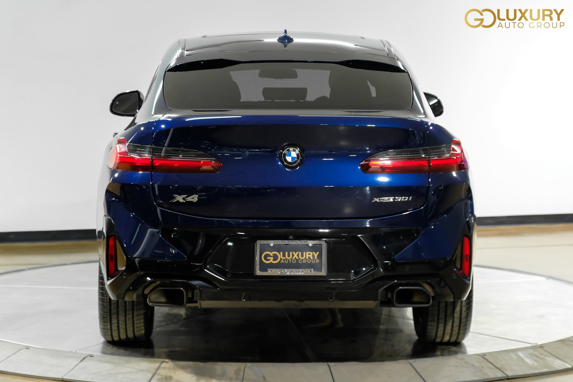 Used 2024 BMW X4 xDrive30i w/ M Sport Package AWD/4WD image 10