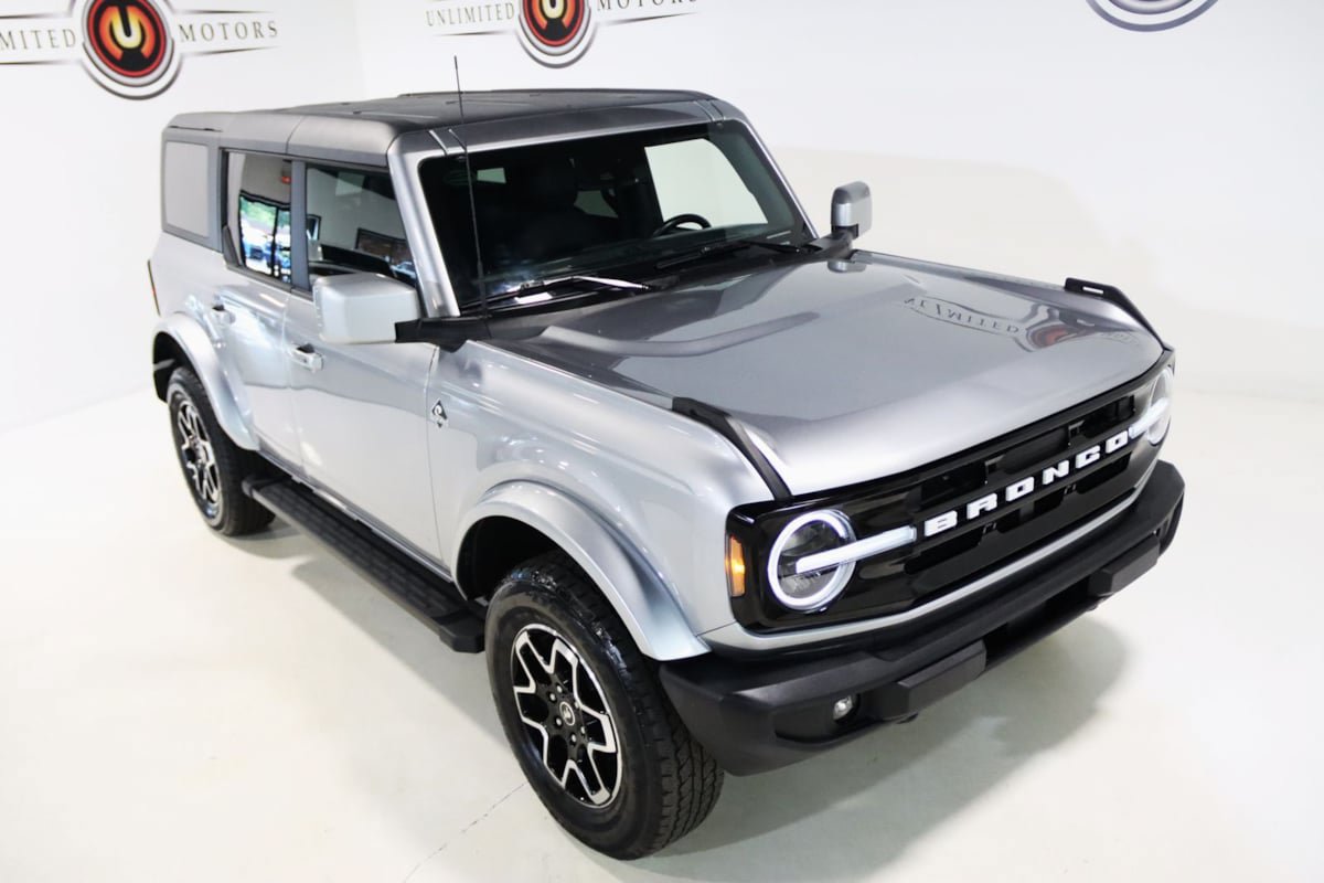 Used 2023 Ford Bronco Outer Banks AWD/4WD image 9