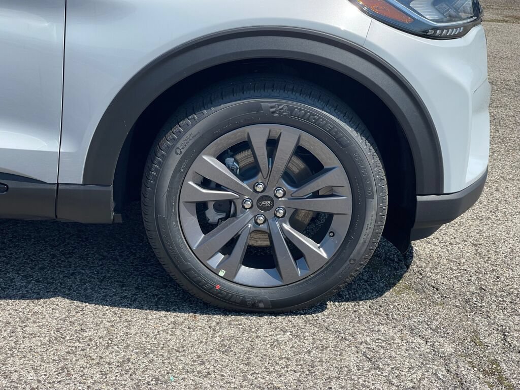 New 2026 Ford Explorer Active w/ Active Comfort Package AWD/4WD image 28