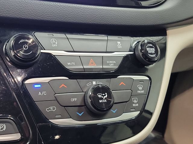 Used 2024 Chrysler Voyager LX FWD image 28