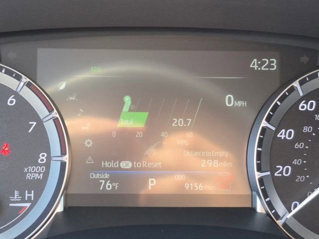 Used 2025 Toyota Highlander XLE FWD image 11