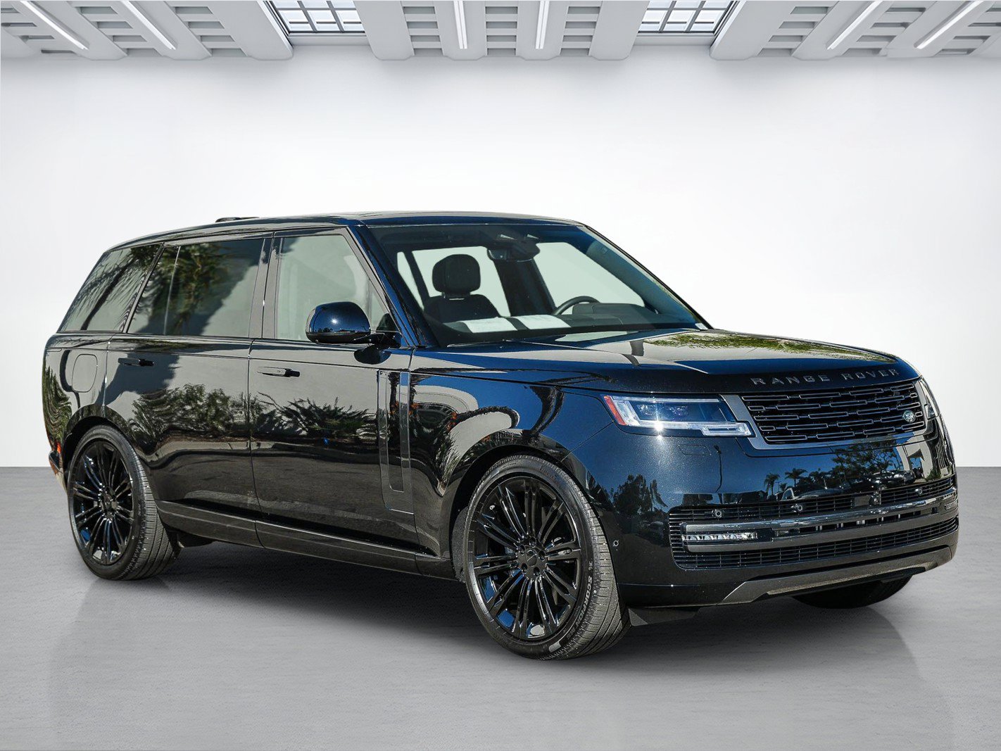Certified 2026 Land Rover Range Rover Long Wheelbase SE AWD/4WD image 3