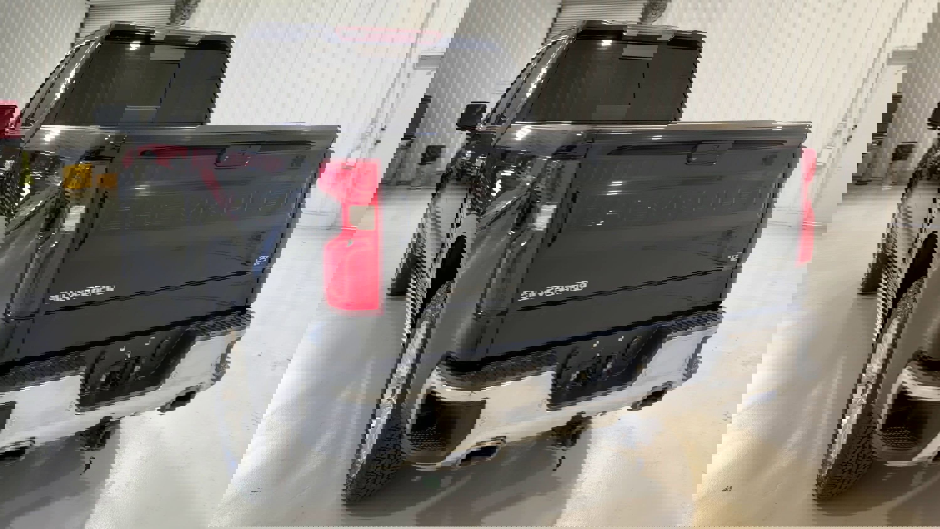 Used 2021 Chevrolet Silverado 1500 LTZ w/ Z71 Off-Road Package image 8