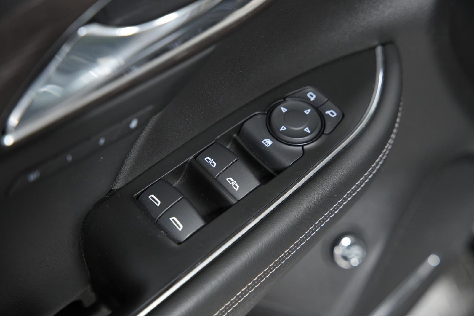 Used 2023 Buick Envision Avenir image 28