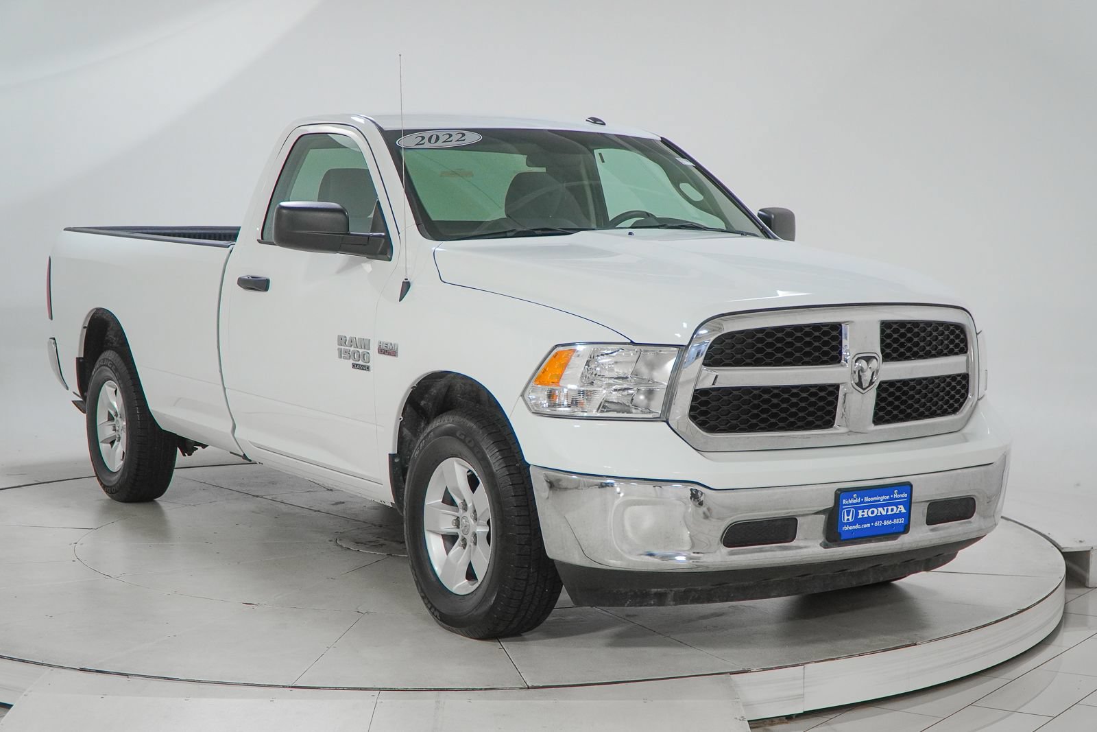 Used 2022 RAM 1500 Classic SLT AWD/4WD image 15