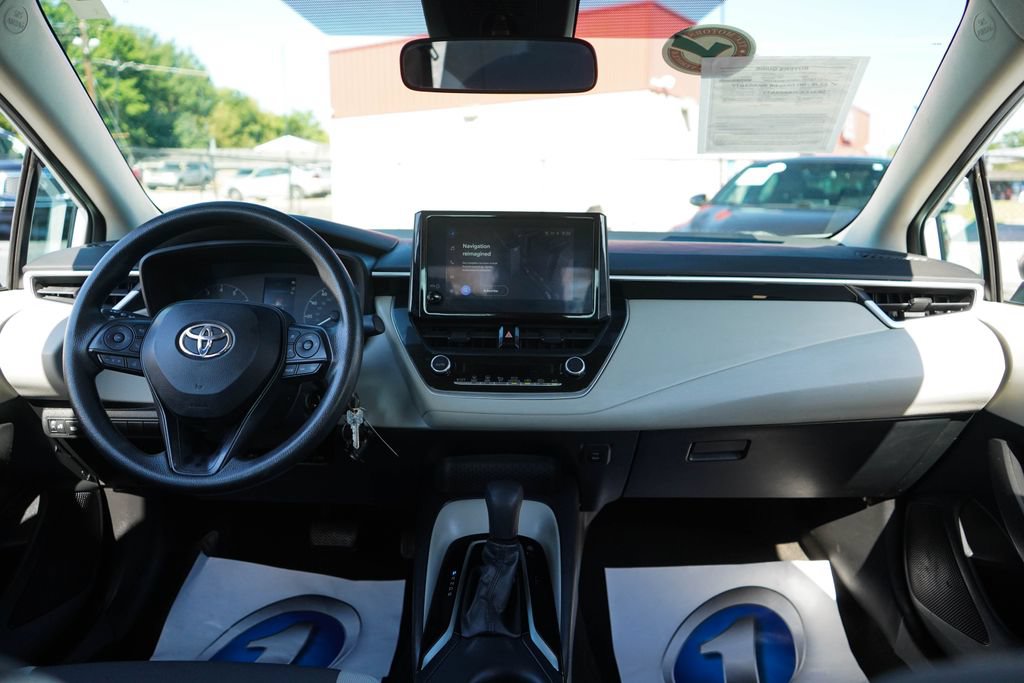 Used 2023 Toyota Corolla LE FWD image 9