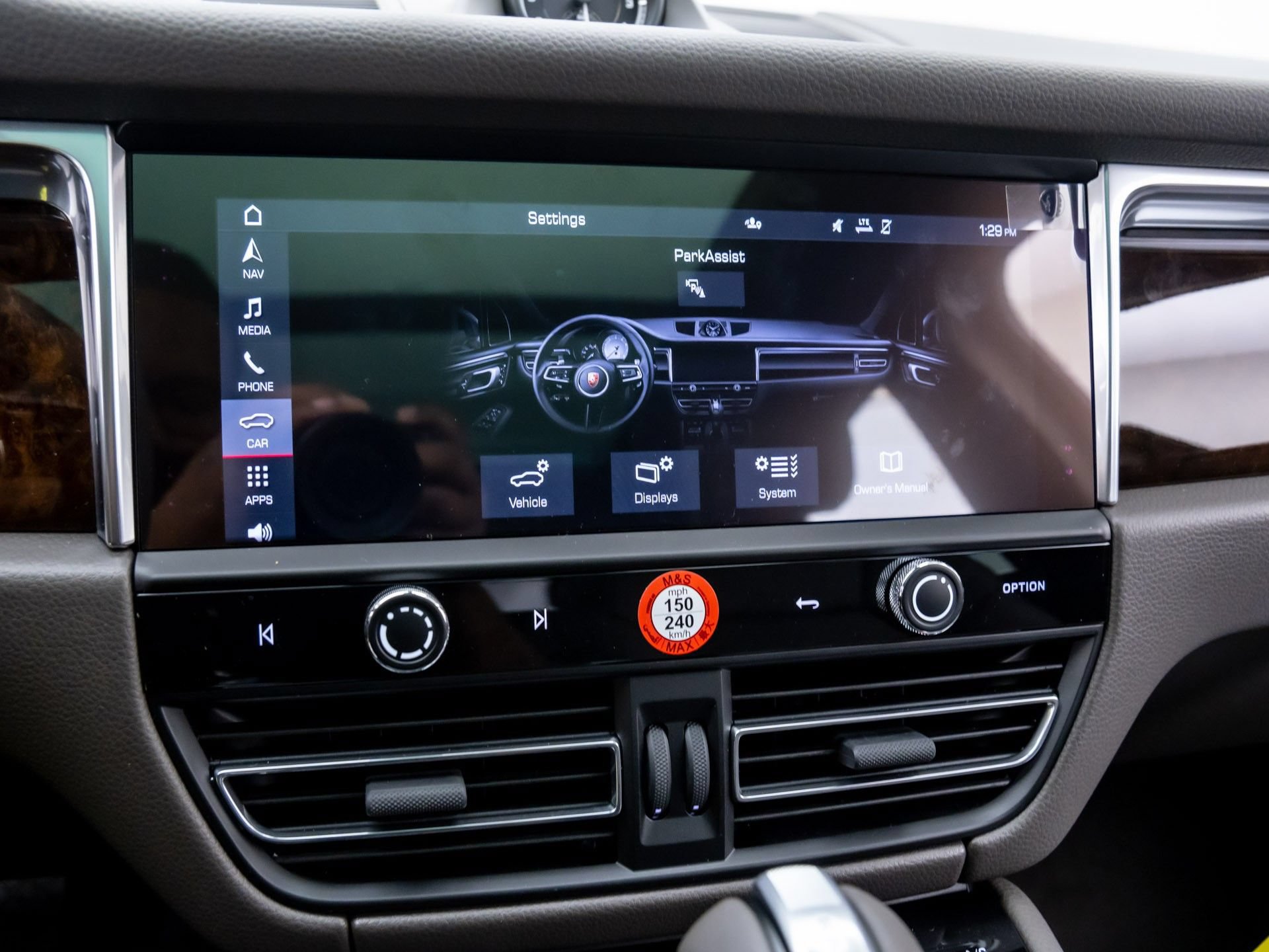 Certified 2026 Porsche Macan AWD/4WD image 22