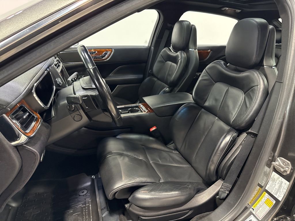 Used 2017 Lincoln Continental Reserve AWD/4WD image 28
