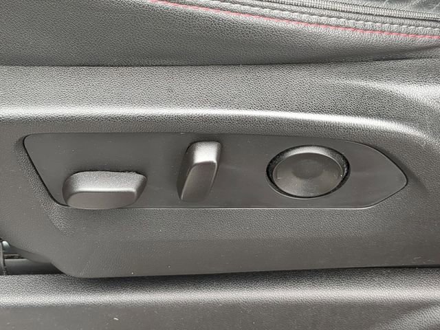 Used 2021 Chevrolet Suburban RST w/ Luxury Package image 19