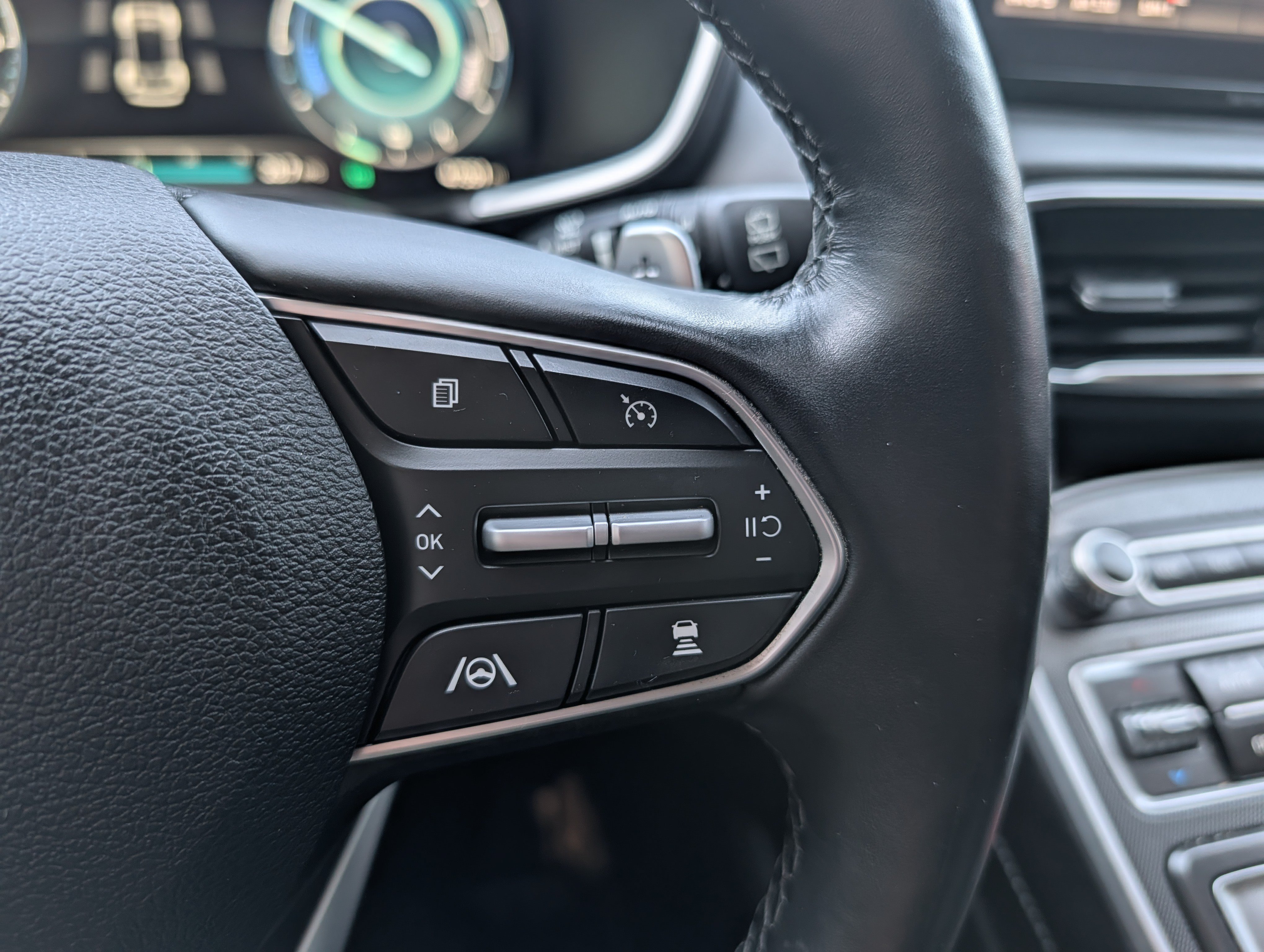 Certified 2022 Hyundai Santa Fe Limited AWD/4WD image 30